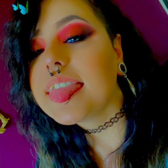 Meet your Posher, Maraya - Picture 1 of 2